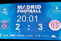 关于巴黎圣日耳曼训练开放日，转会期绝杀压哨引观众欢呼，社区盾在即，年轻球员获得机会的信息-竞技宝app下载