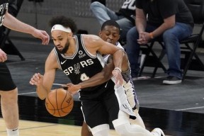 包含清晨体能课后，萨克拉门托国王内部沟通备战NBA季后赛，管理层满意，控场能力受关注的词条-竞技宝官网入口